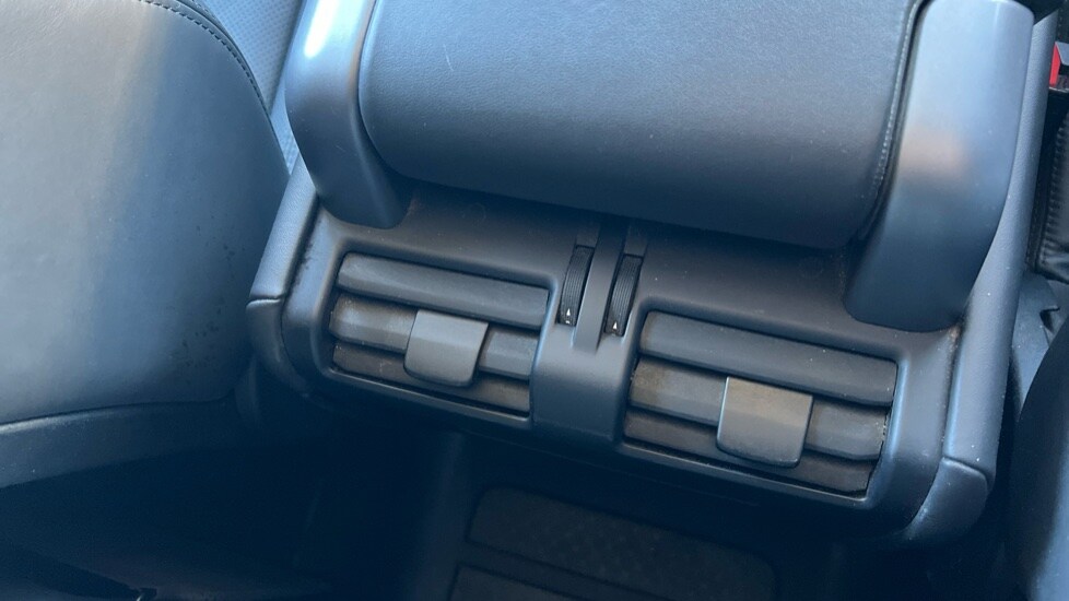 Used Land Rover Defender 2021 for sale - 76507699: Photo 33