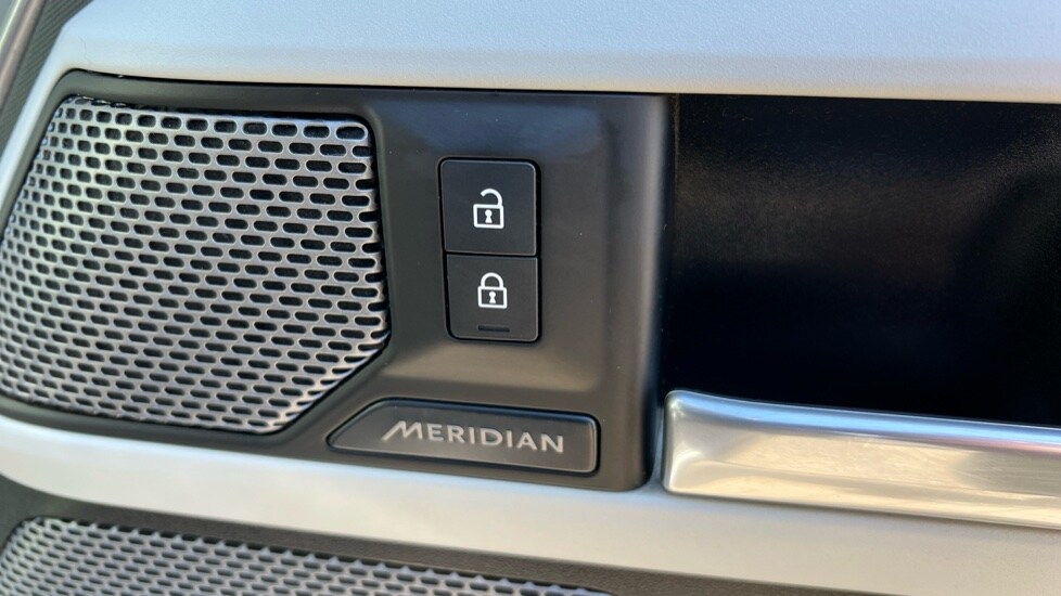 Used Land Rover Defender 2021 for sale - 76507699: Photo 34