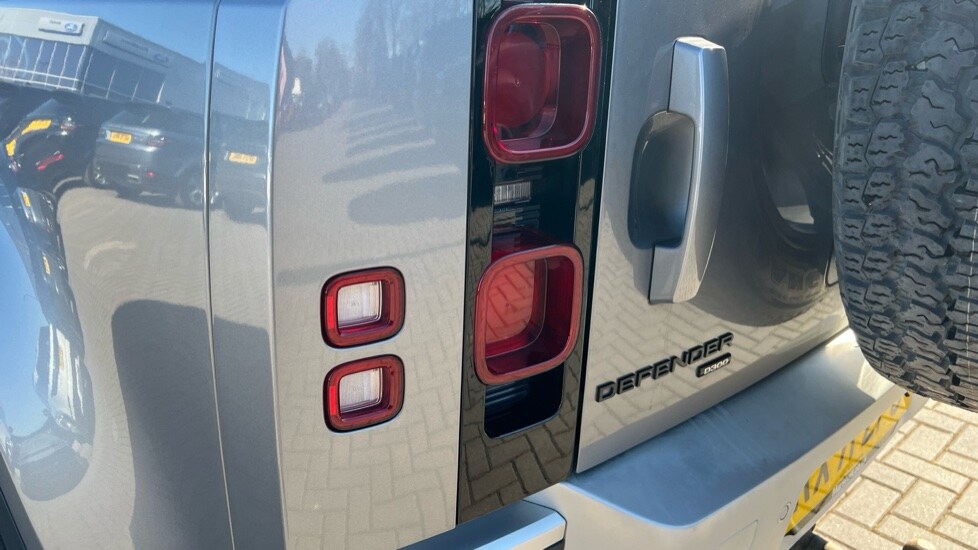 Used Land Rover Defender 2021 for sale - 76507699: Photo 39