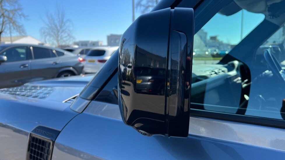 Used Land Rover Defender 2021 for sale - 76507699: Photo 41