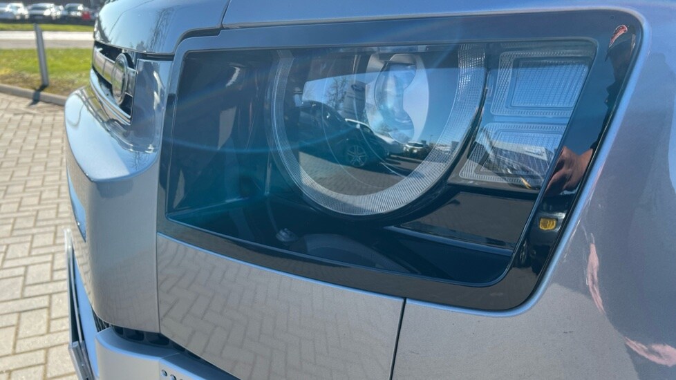 Used Land Rover Defender 2021 for sale - 76507699: Photo 43