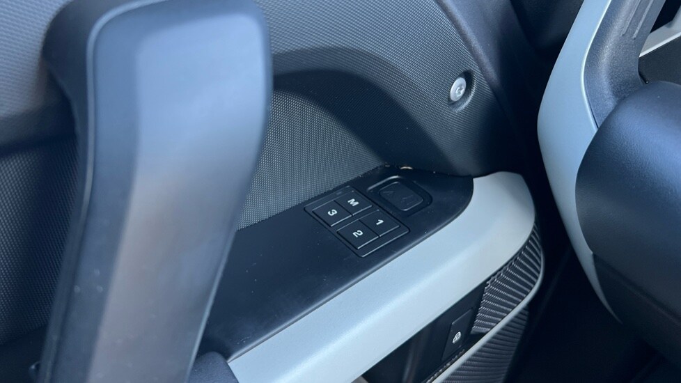 Used Land Rover Defender 2021 for sale - 76507699: Photo 47