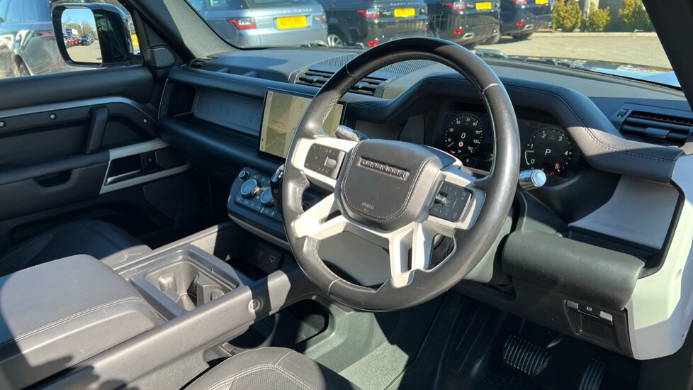 Used Land Rover Defender 2021 for sale - 76507699: Photo 9