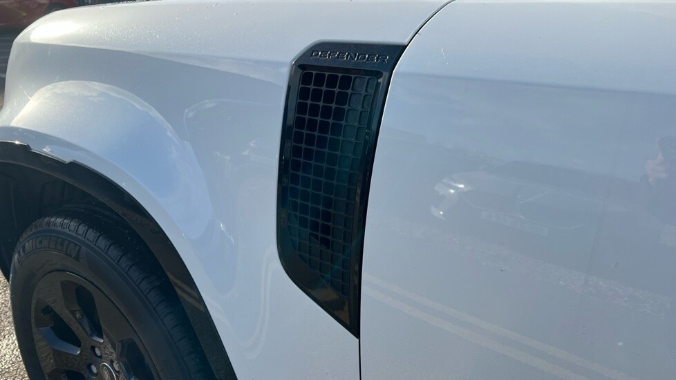 Used Land Rover Defender 2023 for sale - 76533959: Photo 20