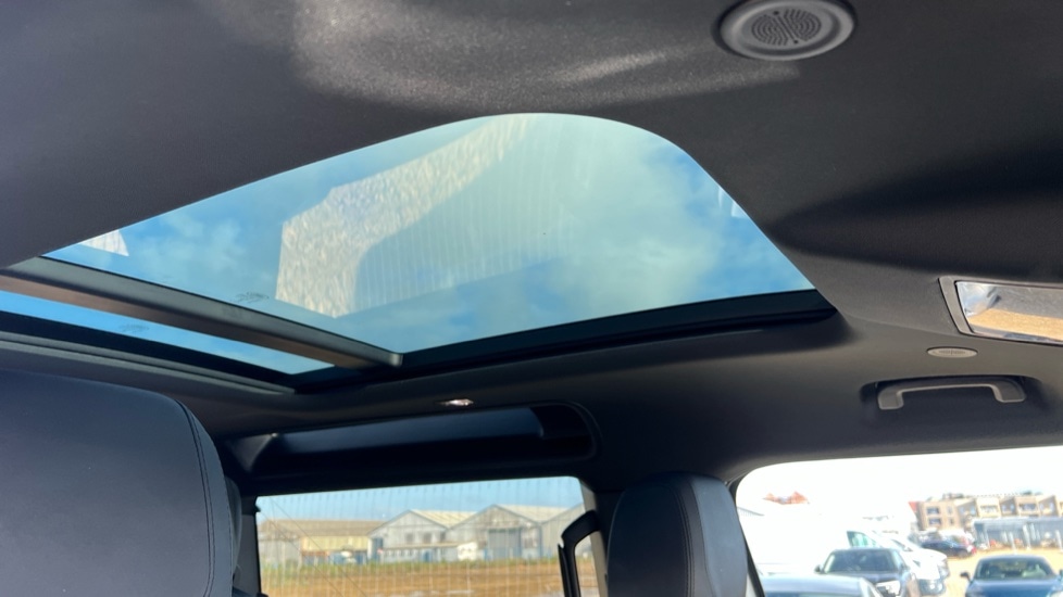 Used Land Rover Defender 2023 for sale - 76533959: Photo 21