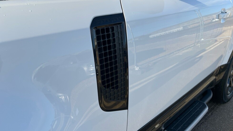 Used Land Rover Defender 2023 for sale - 76533959: Photo 22