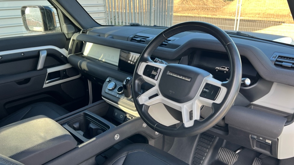 Used Land Rover Defender 2023 for sale - 76533959: Photo 28