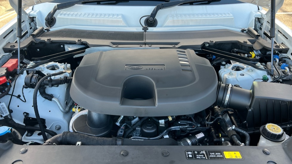 Used Land Rover Defender 2023 for sale - 76533959: Photo 30