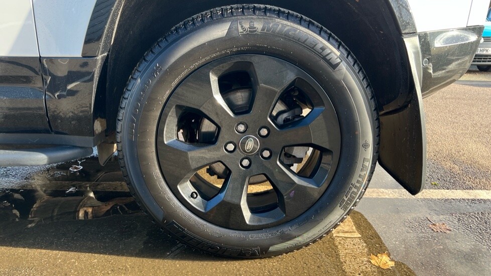 Used Land Rover Defender 2023 for sale - 76533959: Photo 31