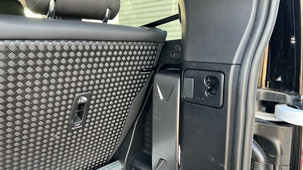 Used Land Rover Defender 2023 for sale - 76533959: Photo 37