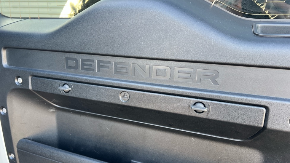 Used Land Rover Defender 2023 for sale - 76533959: Photo 38
