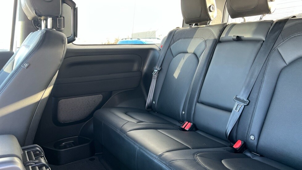 Used Land Rover Defender 2023 for sale - 76533959: Photo 4