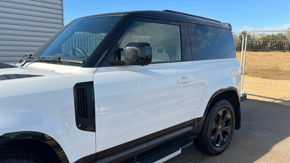 Used Land Rover Defender 2023 for sale - 76533959: Photo 40