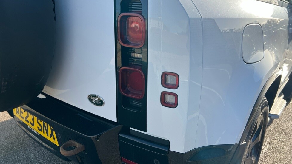 Used Land Rover Defender 2023 for sale - 76533959: Photo 45