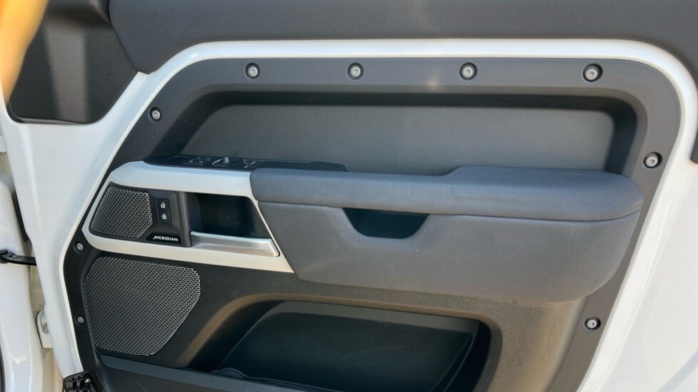 Used Land Rover Defender 2023 for sale - 76533959: Photo 46