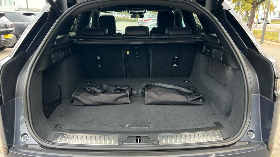 Used Land Rover Range Rover Velar 2024 for sale - 76234076: Photo 10