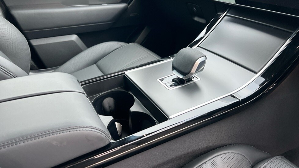 Used Land Rover Range Rover Velar 2024 for sale - 76234076: Photo 13