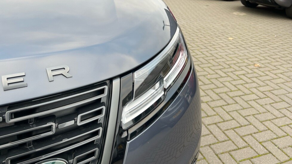 Used Land Rover Range Rover Velar 2024 for sale - 76234076: Photo 17