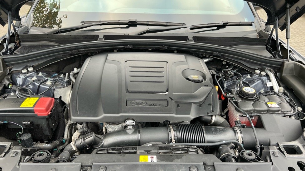 Used Land Rover Range Rover Velar 2024 for sale - 76234076: Photo 30