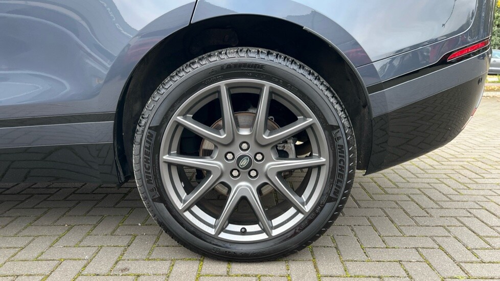 Used Land Rover Range Rover Velar 2024 for sale - 76234076: Photo 32