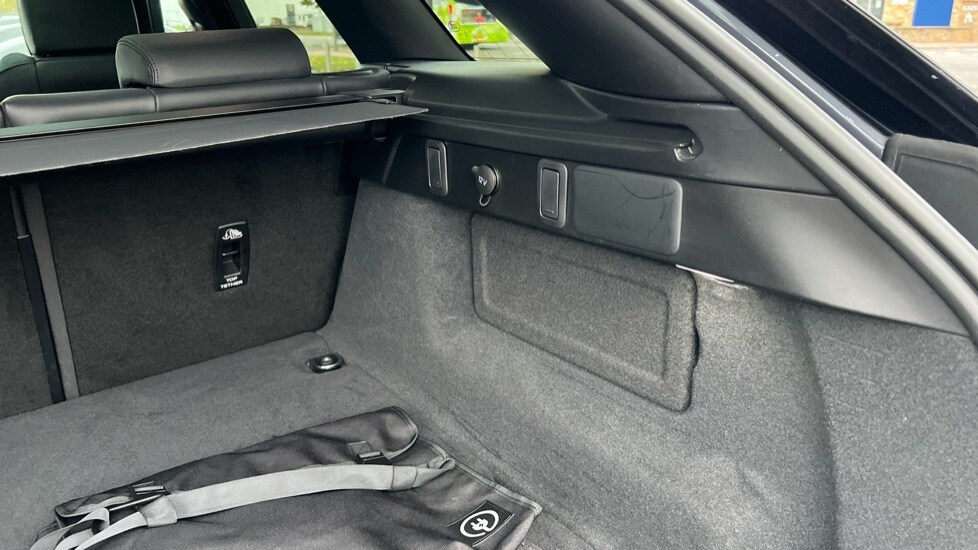 Used Land Rover Range Rover Velar 2024 for sale - 76234076: Photo 37