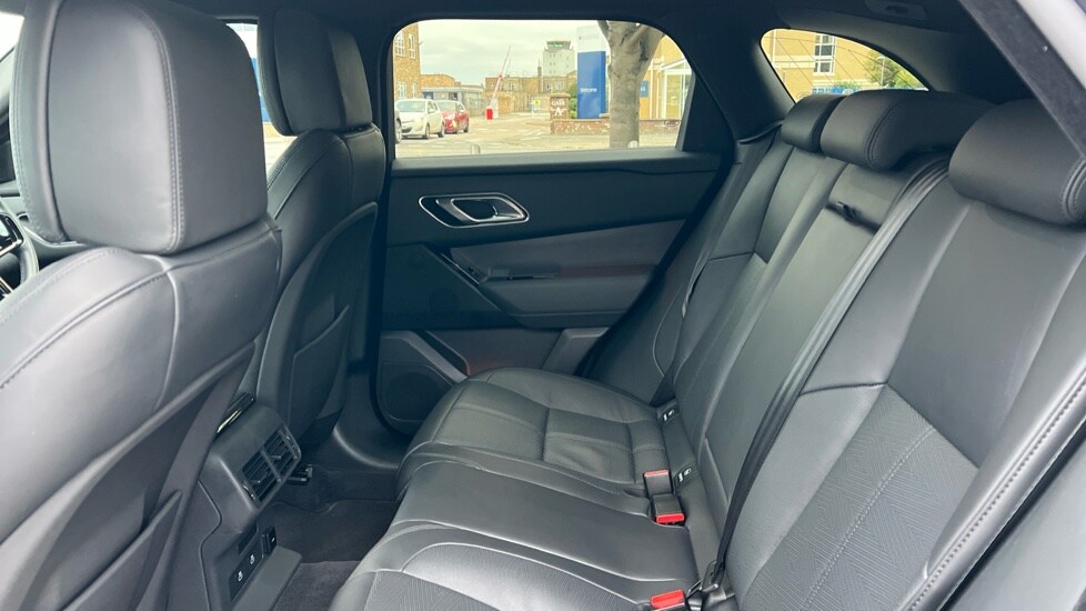 Used Land Rover Range Rover Velar 2024 for sale - 76234076: Photo 4