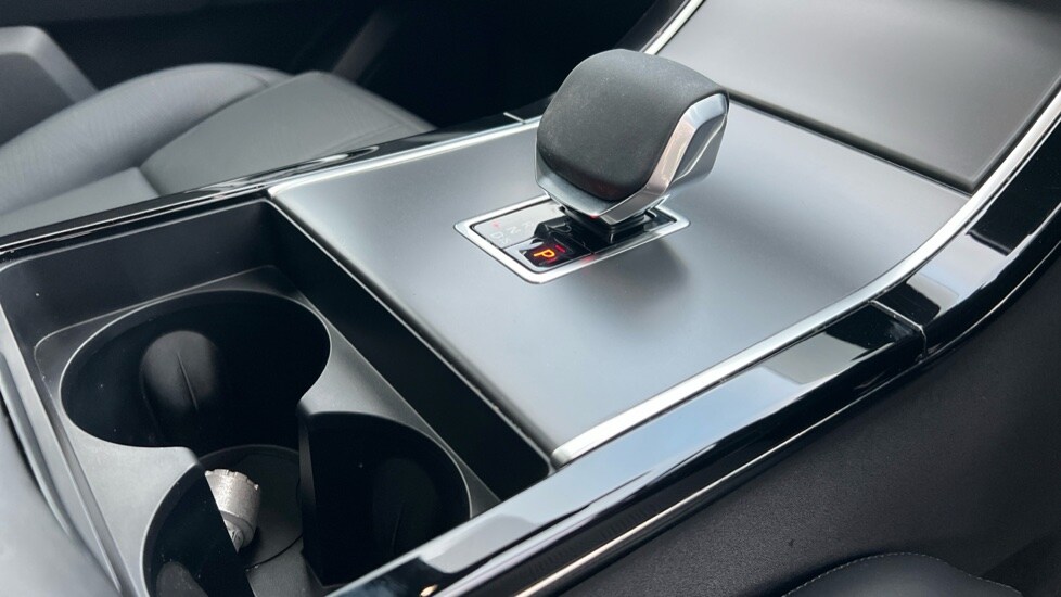 Used Land Rover Range Rover Velar 2024 for sale - 76234076: Photo 43