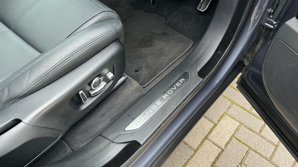 Used Land Rover Range Rover Velar 2024 for sale - 76234076: Photo 46