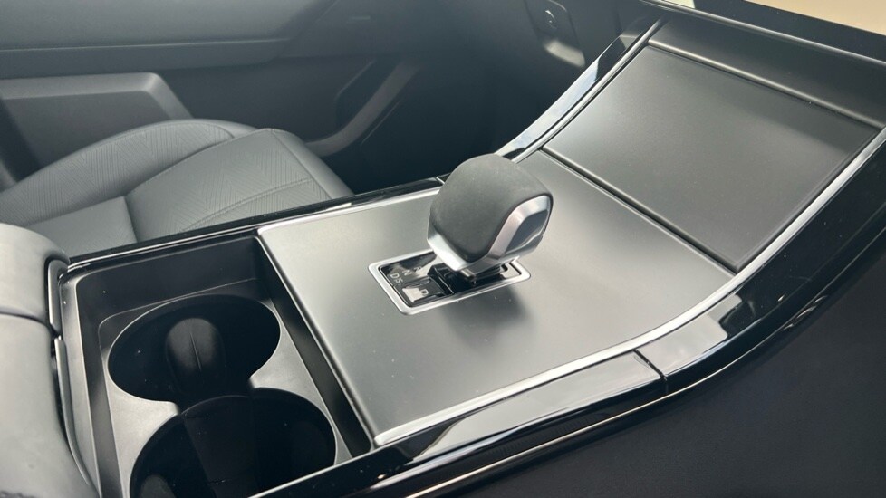 Used Land Rover Range Rover Velar 2024 for sale - 76234076: Photo 48