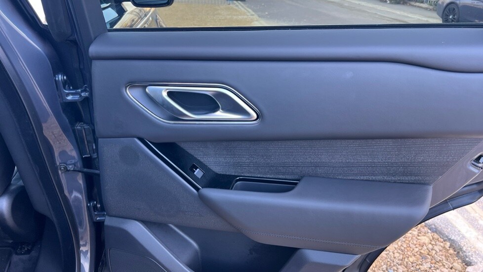 Used Land Rover Range Rover Velar 2025 for sale - 76954433: Photo 41