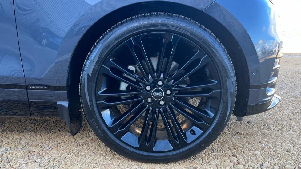 Used Land Rover Range Rover Velar 2025 for sale - 76954433: Photo 8