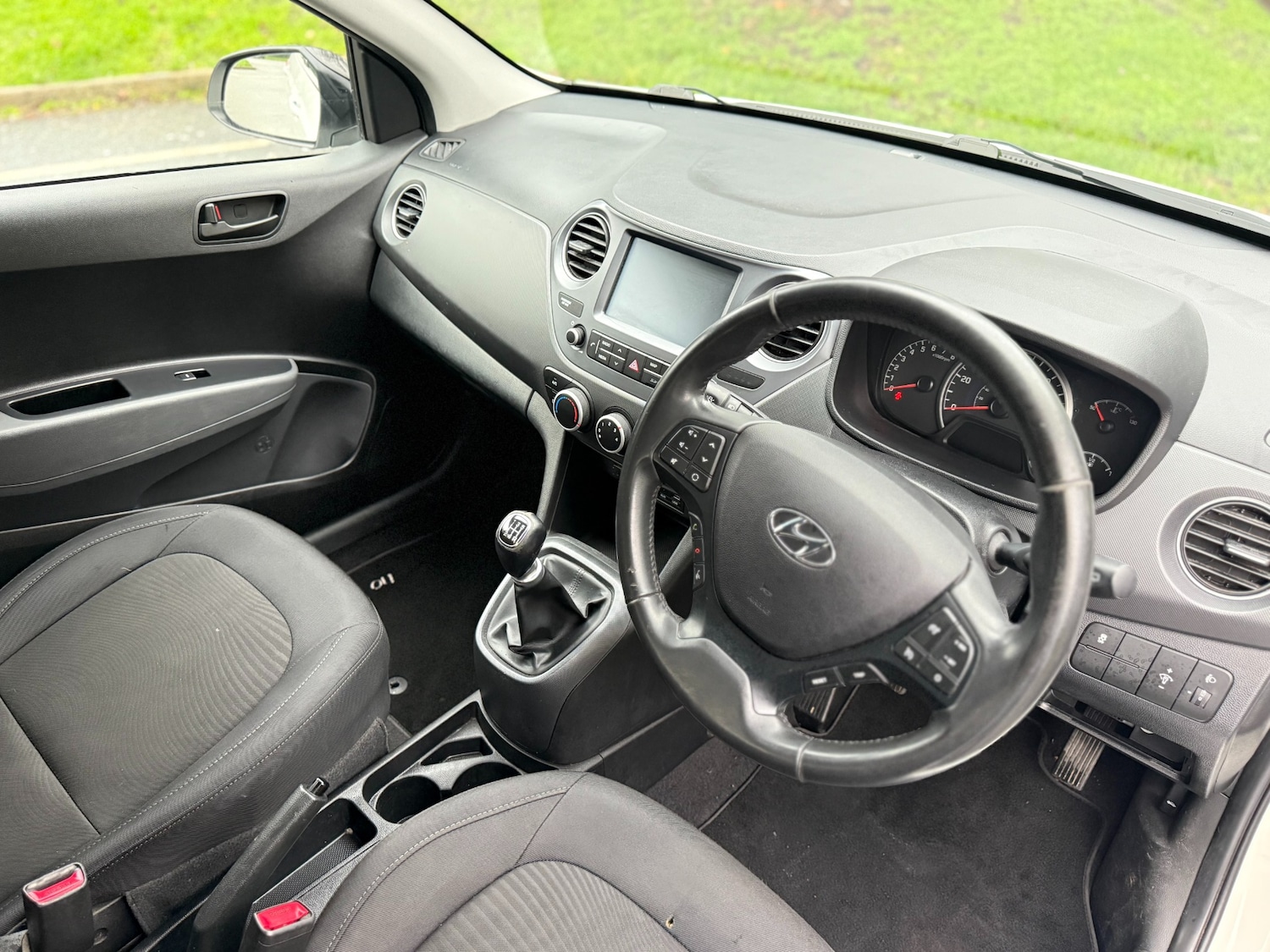 Used Hyundai i10 2019 for sale - 76892602: Photo 10