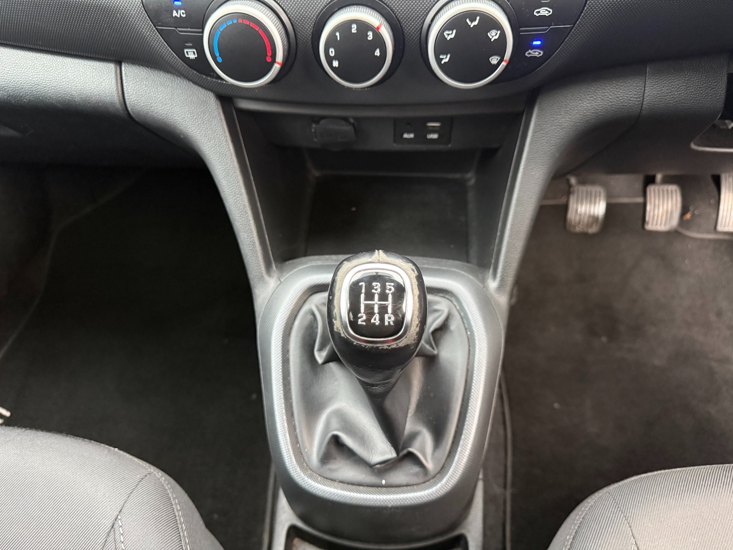 Used Hyundai i10 2019 for sale - 76892602: Photo 31