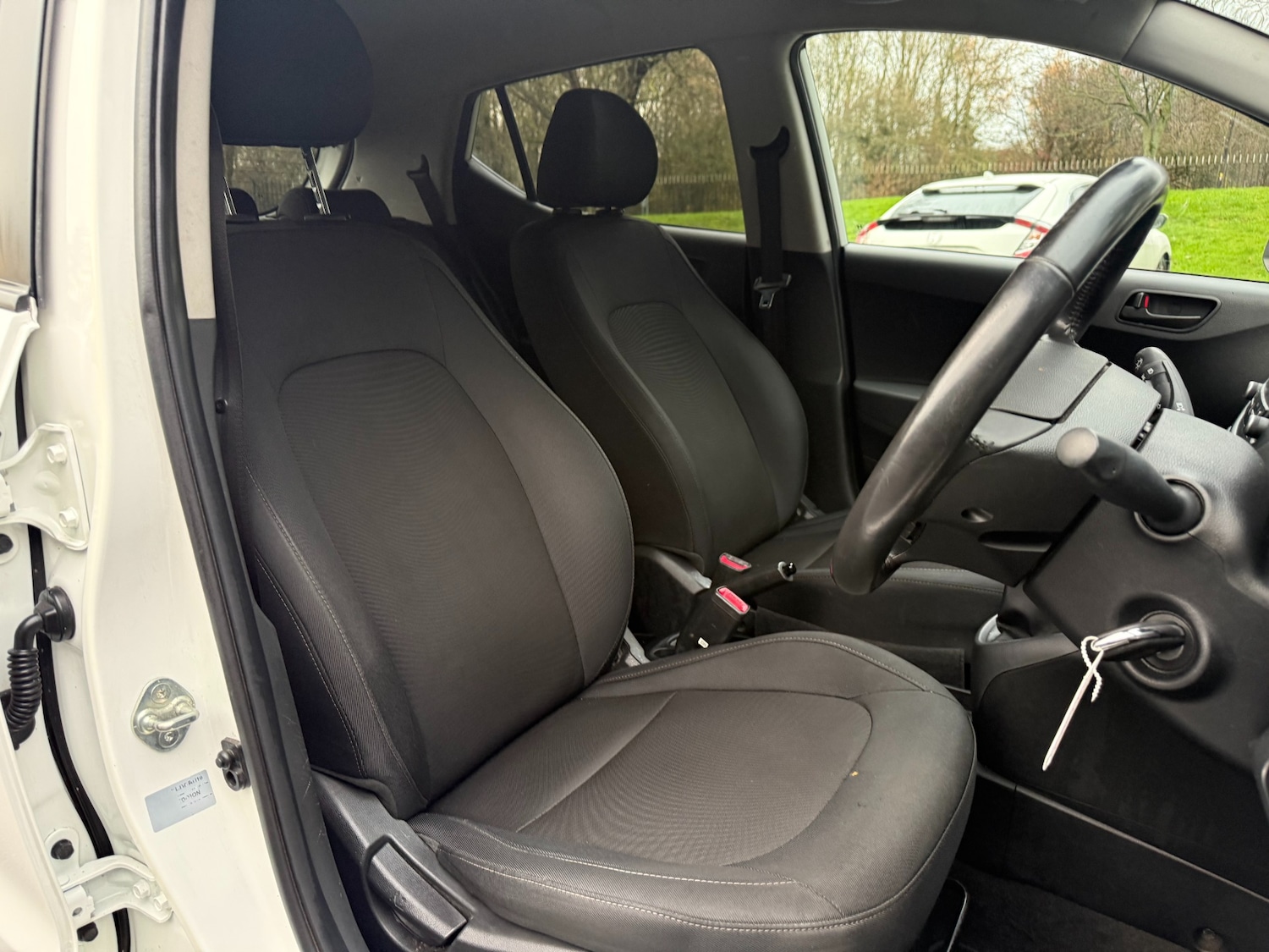 Used Hyundai i10 2019 for sale - 76892602: Photo 35