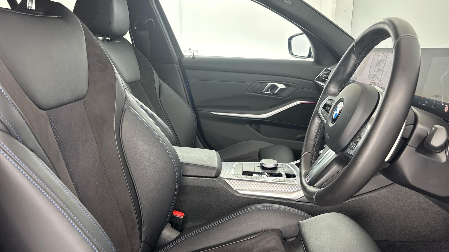 Used BMW 3 Series 2024 for sale - 76760341: Photo 11