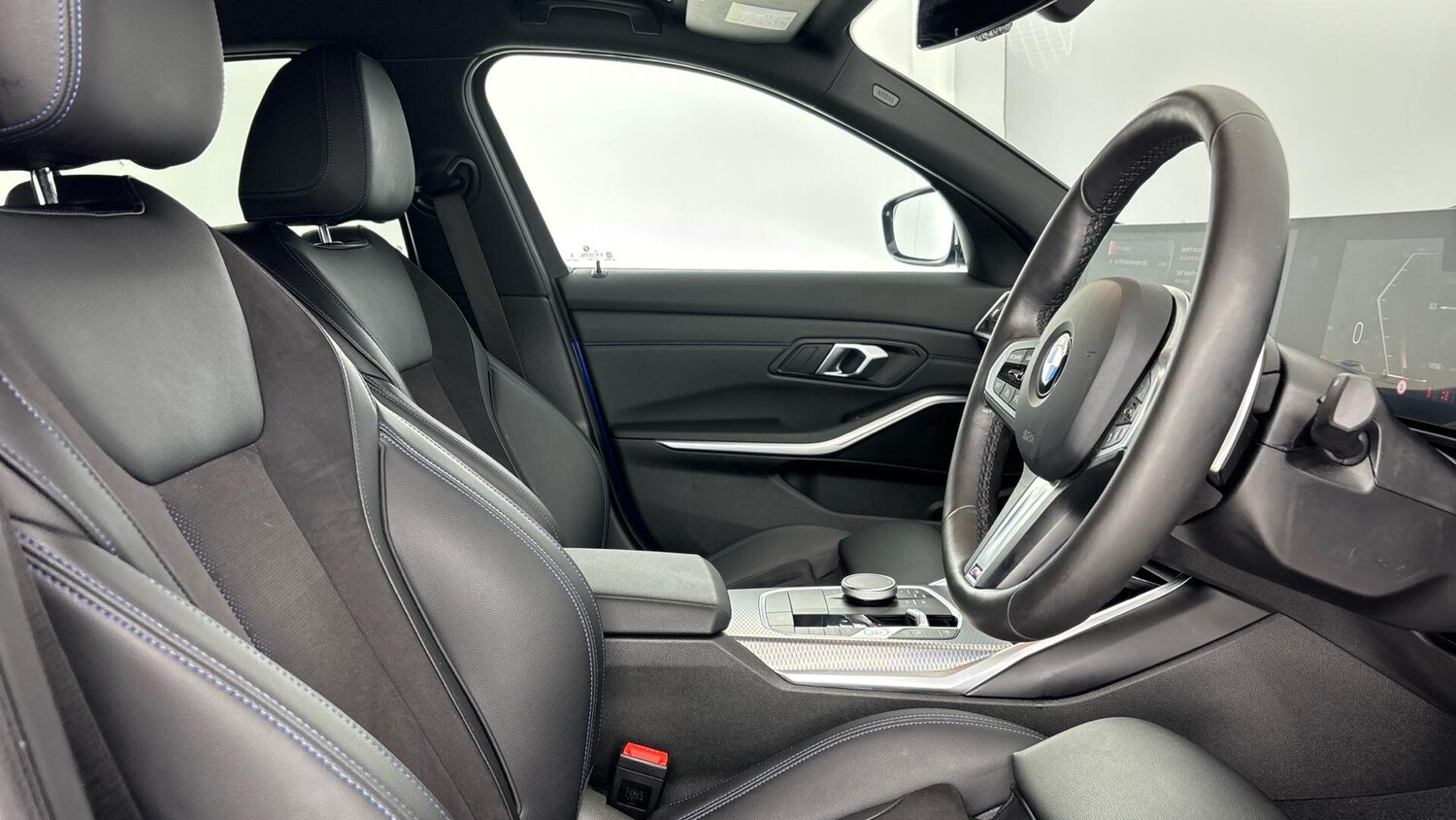 Used BMW 3 Series 2024 for sale - 76760118: Photo 11