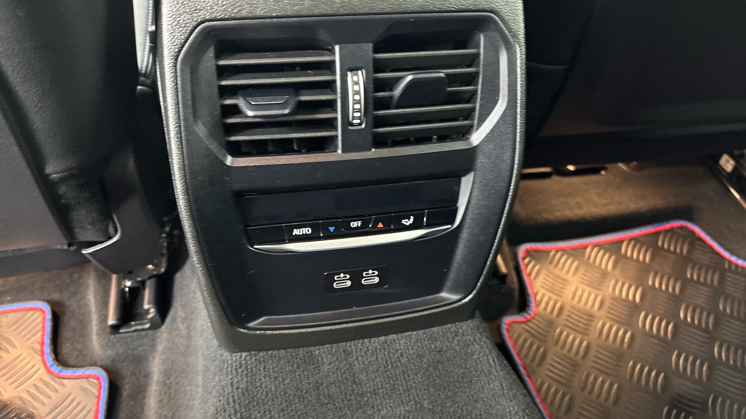 Used BMW 3 Series 2024 for sale - 76760118: Photo 30