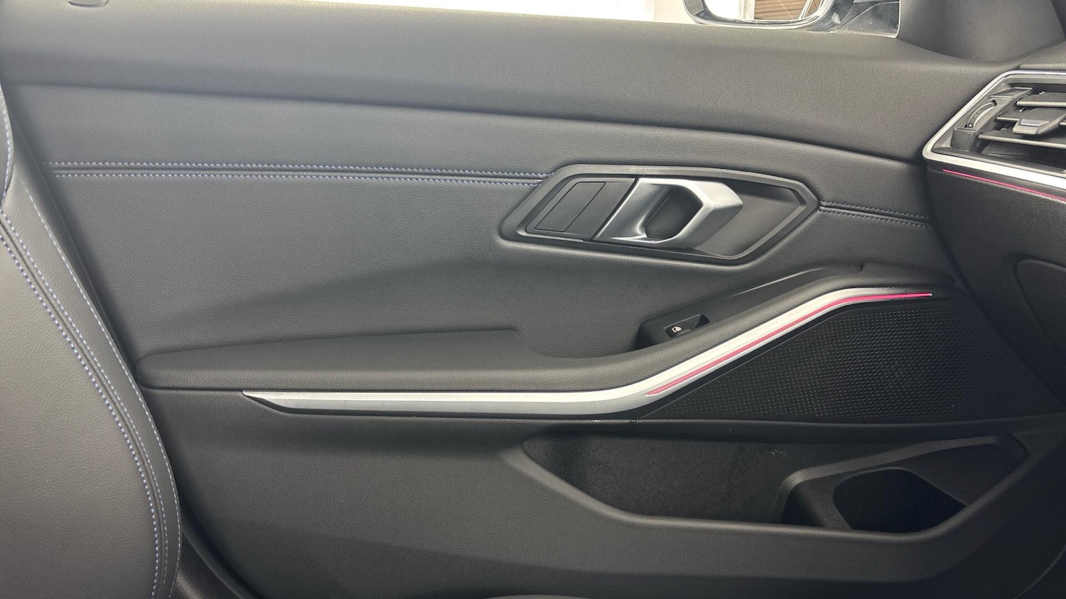 Used BMW 3 Series 2024 for sale - 77066984: Photo 31