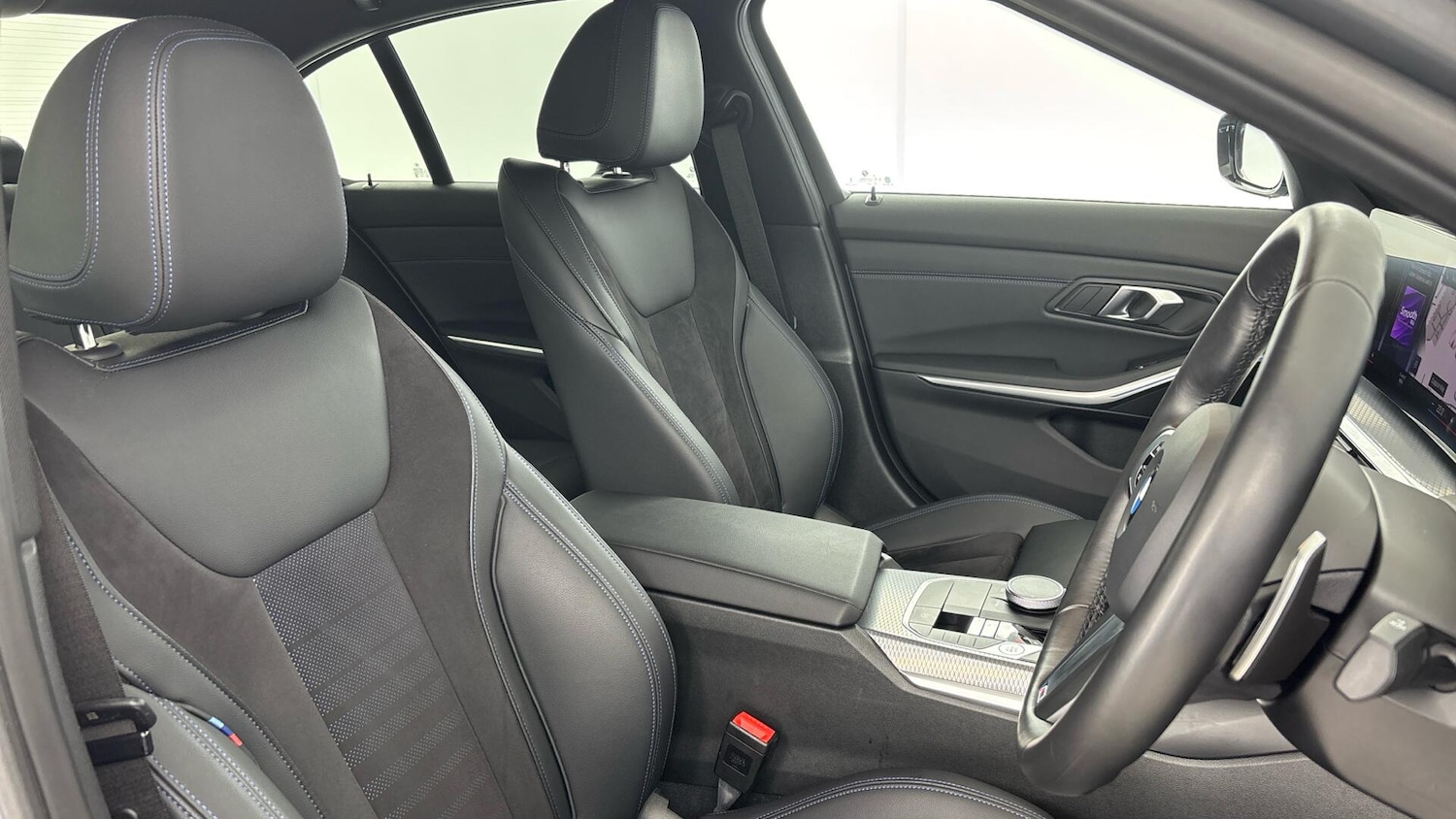 Used BMW 3 Series 2024 for sale - 76760144: Photo 11