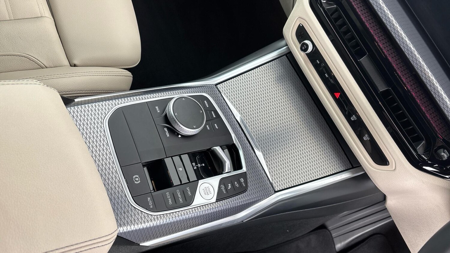 Used BMW 3 Series 2024 for sale - 76760435: Photo 10