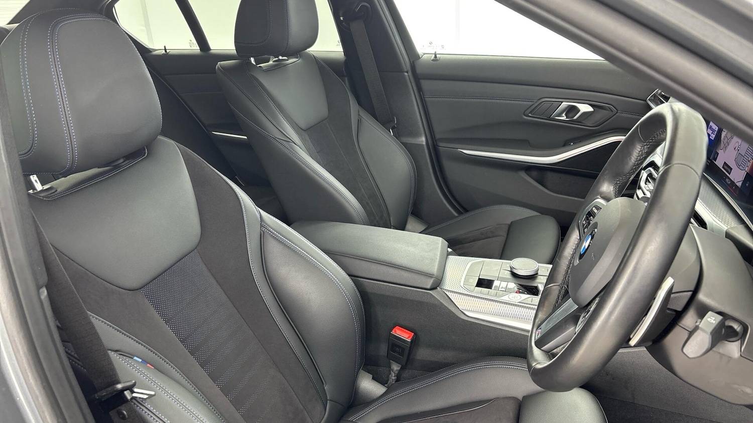 Used BMW 3 Series 2024 for sale - 76760302: Photo 11