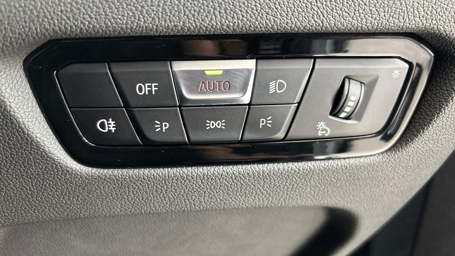 Used BMW 3 Series 2024 for sale - 76760302: Photo 36