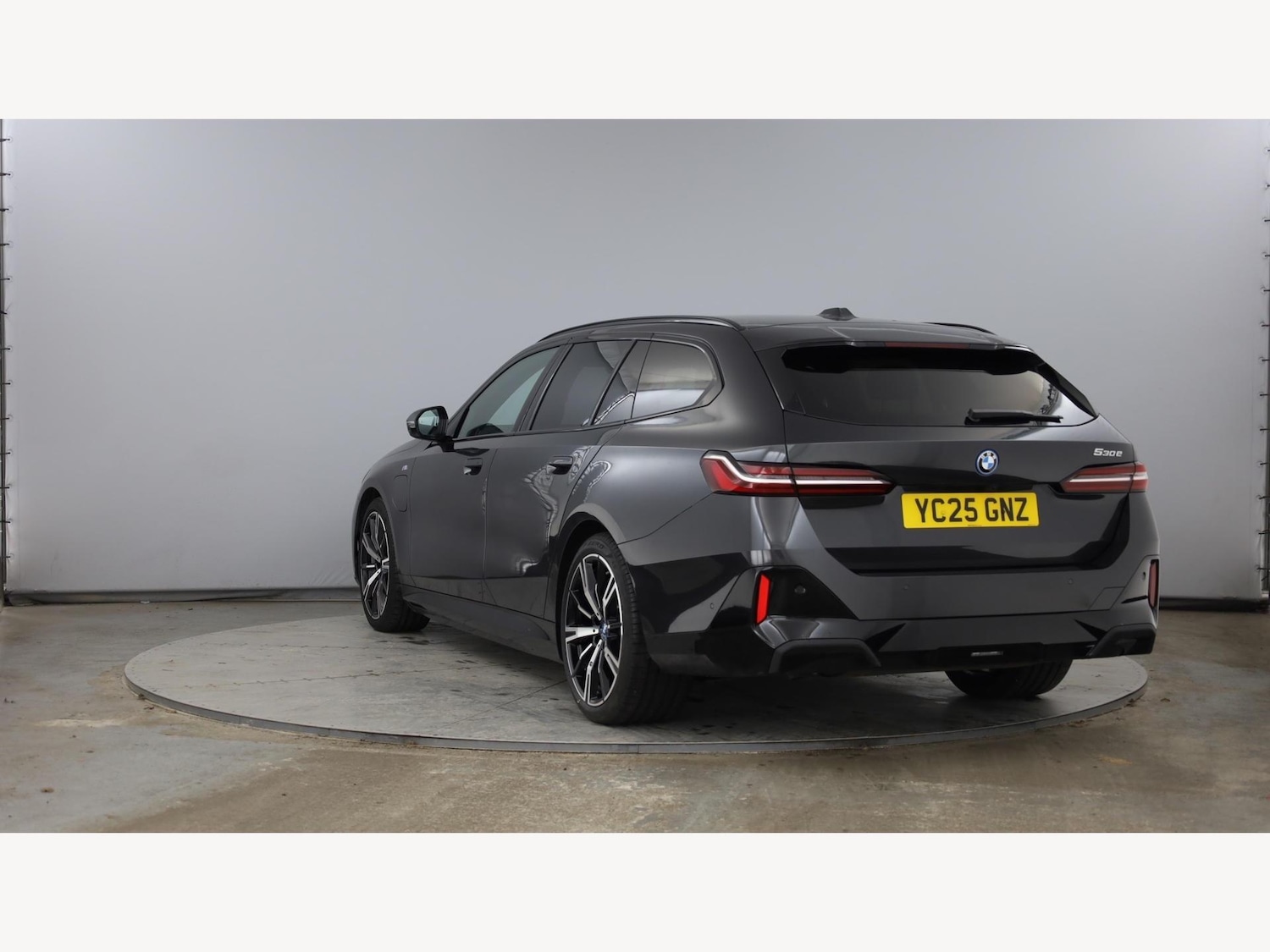 Used BMW 5 Series 2025 for sale - 77253888: Photo 2