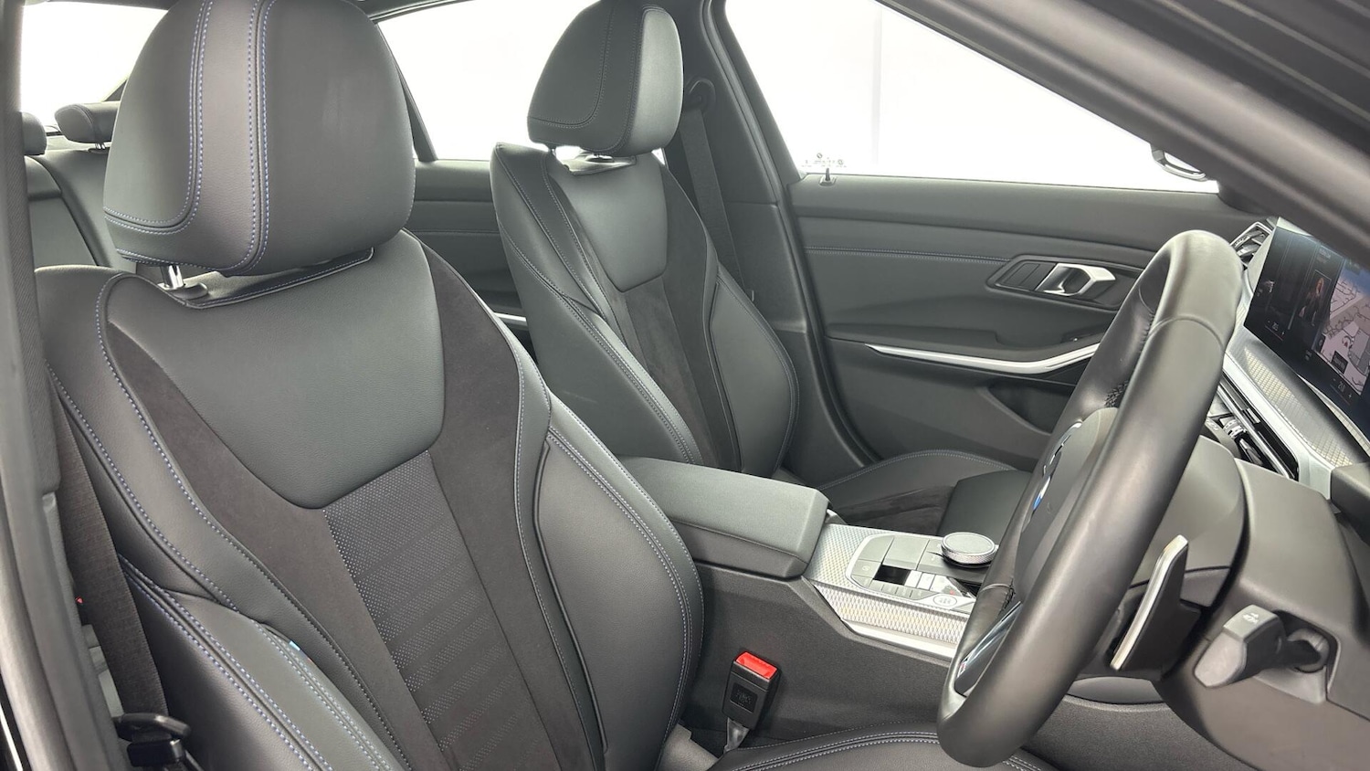 Used BMW 3 Series 2024 for sale - 76760318: Photo 11