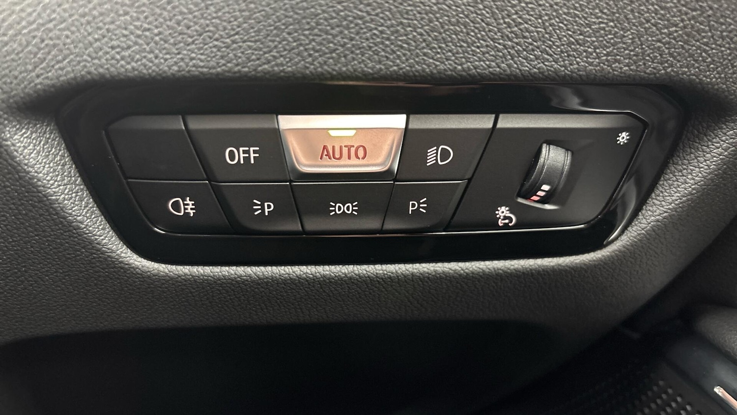 Used BMW 3 Series 2024 for sale - 76760318: Photo 36