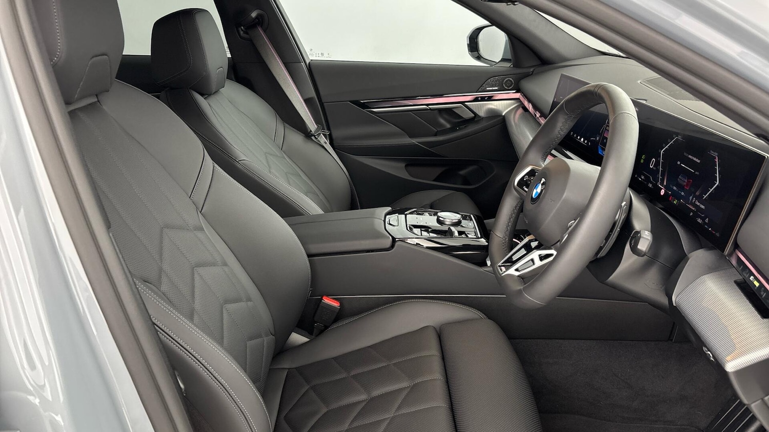 Used BMW 5 Series 2025 for sale - 76760076: Photo 11