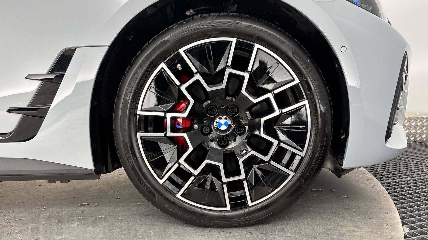 Used BMW i4 2025 for sale - 76760327: Photo 14