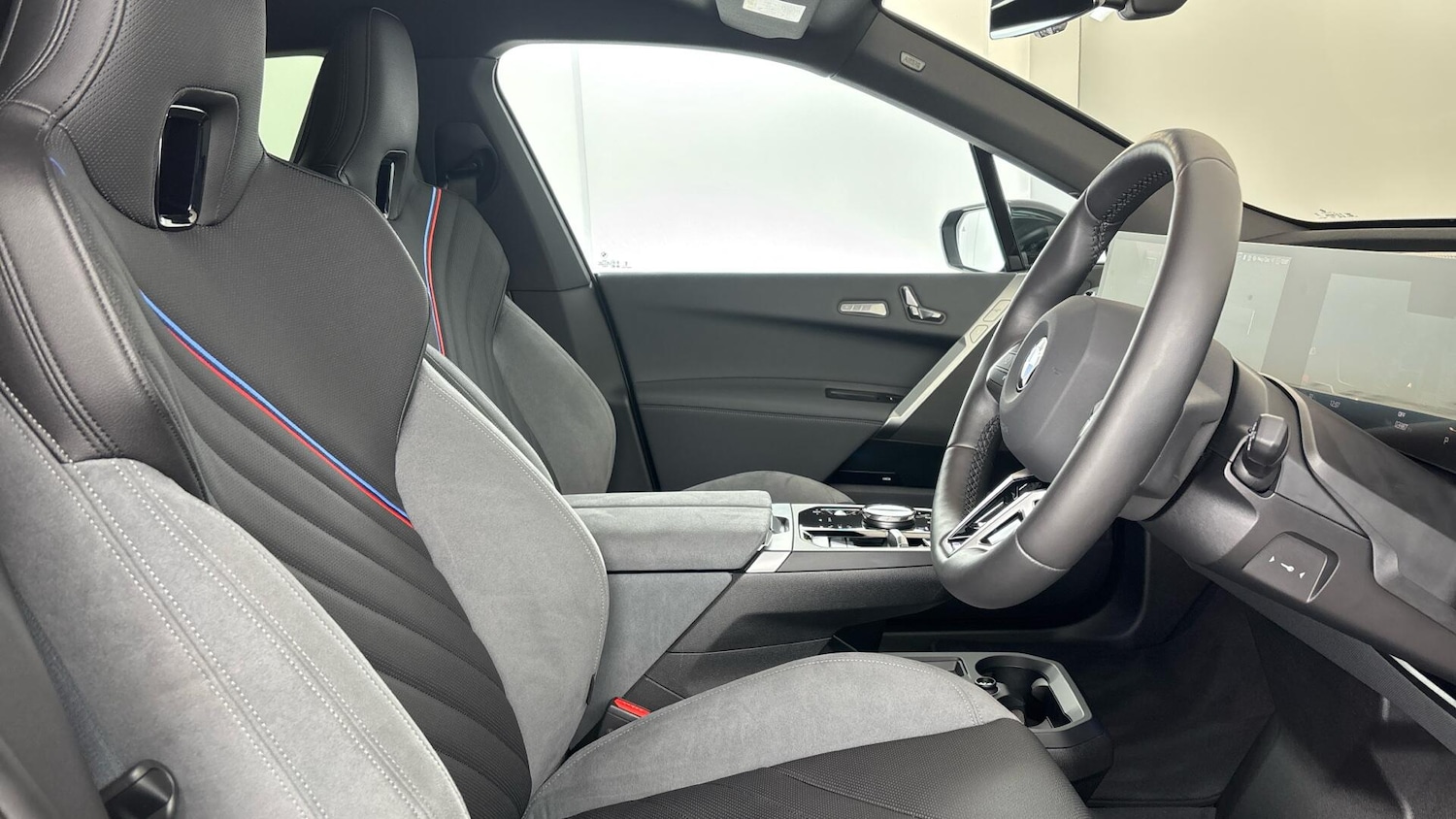 Used BMW iX 2025 for sale - 78007476: Photo 11