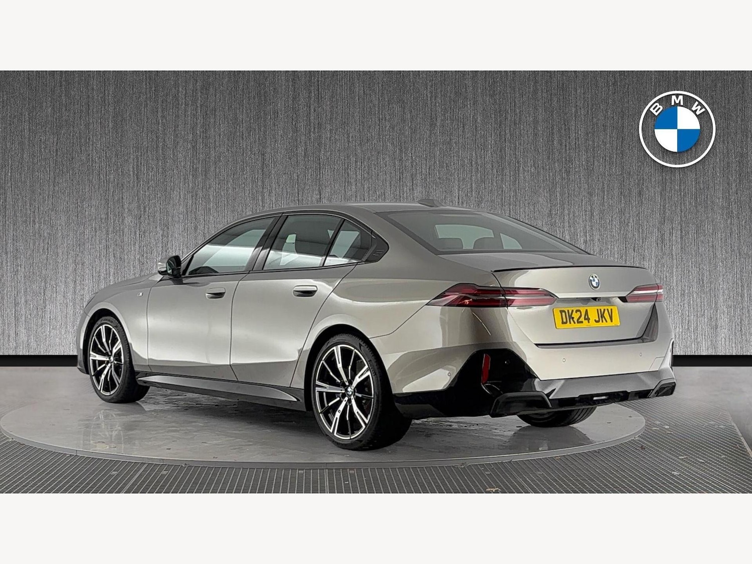 Used BMW 5 Series 2024 for sale - 77066615: Photo 2