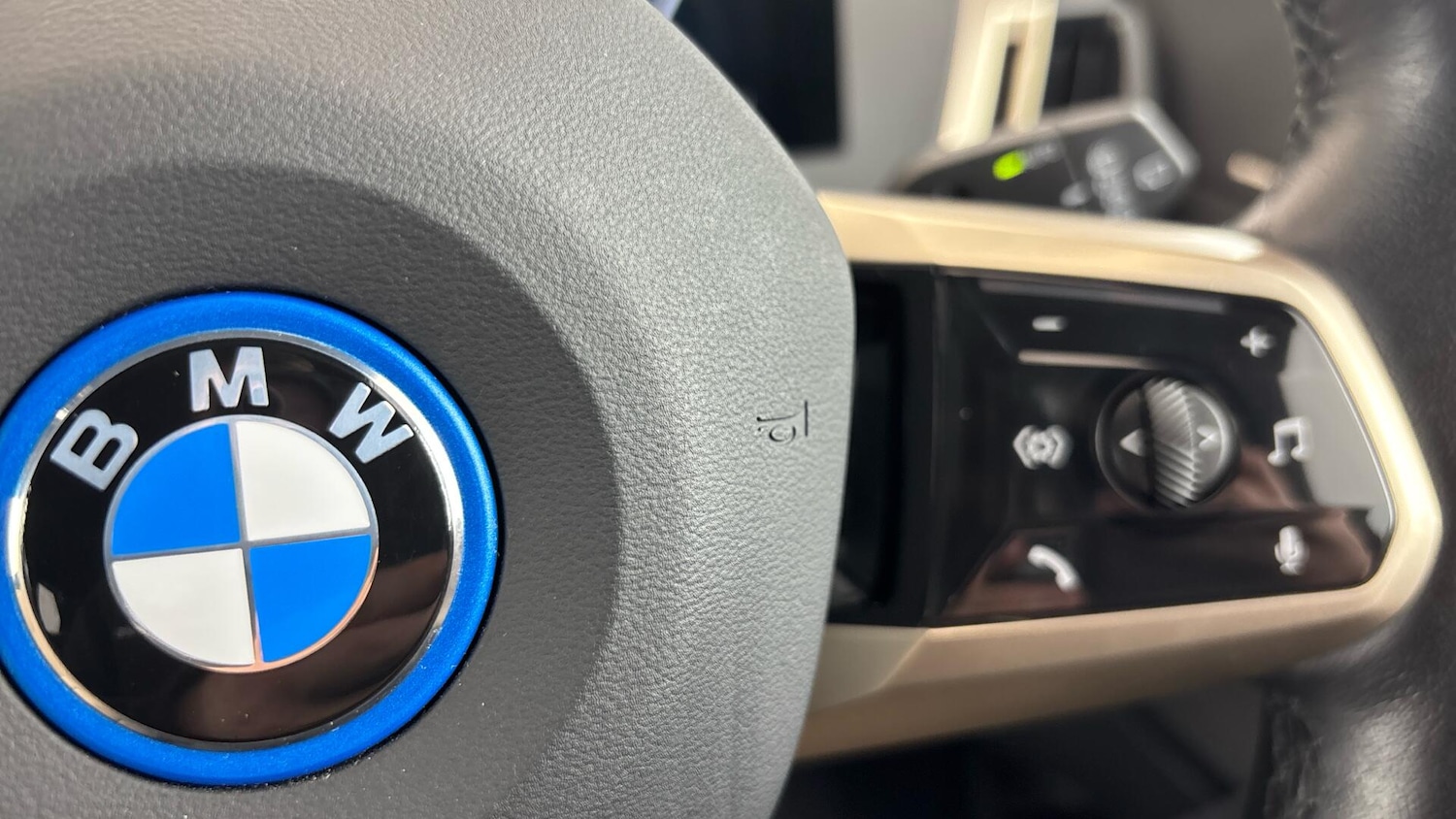 Used BMW iX 2022 for sale - 76760057: Photo 18